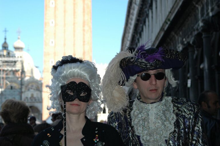 Kleurrijke tradities en gebruiken van carnaval Kleurrijke tradities en gebruiken van carnaval